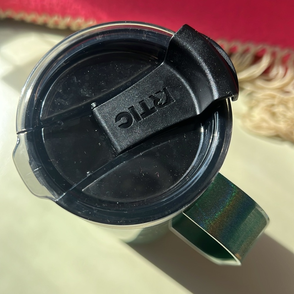 RTIC 20 oz Travel Mug with Lid and Handle - Picture 4 of 6